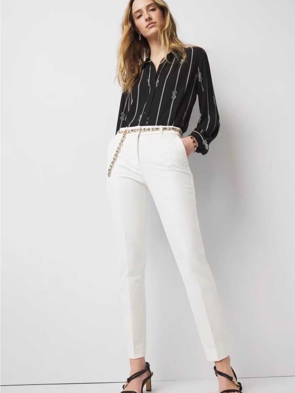 White House Black Market White Slim Ankle Pants size 2